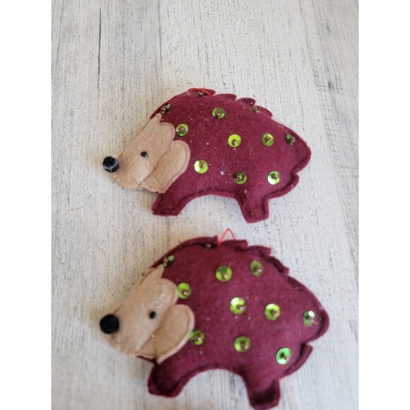 Felt red porcupine plush sequin ornament Xmas set - Picture 4 of 8